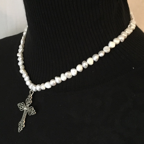 Tudors Elizabeth Real Pearls with Renaissance Cross Necklace, Handmade Replica - Picture 5 of 13